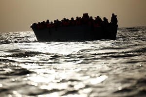 BBC sa migrantima koji su spremni rizikuju samo da bi došli do...