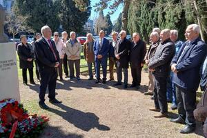 Delegacije SOBNOR-a položile cvijeće na Spomen bisti narodnog...