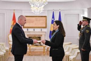 Čobaj predao akreditivna pisma Osmani, zvanično stupio na dužnost...