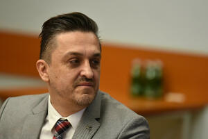 Vuković otplaćuje dva kredita
