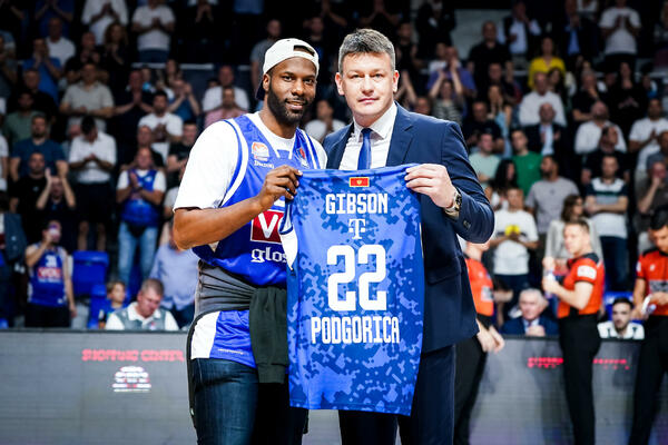 Kajl Gibson se vratio u Podgoricu: Sjajna energija, volim sve ovo