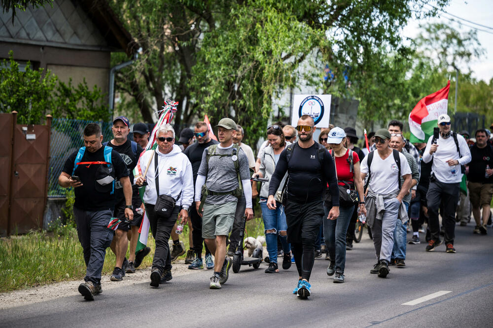 Mađaraski opozicioni lider Peter Mađar sa pristalicama 16. maja